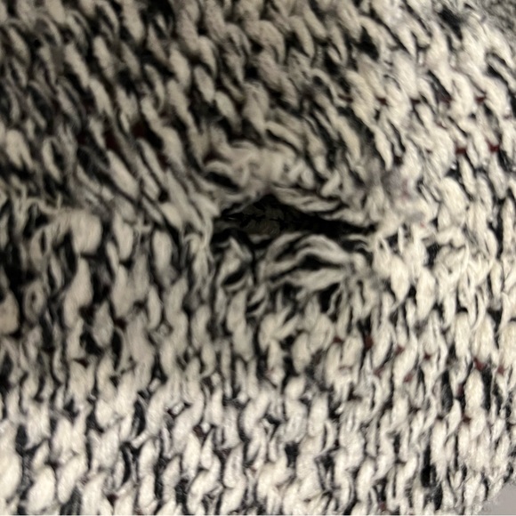 Black & White Chunky Cardigan - Picture 4 of 5